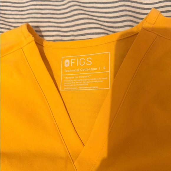 Figs Bright Yellow Scrub Top - Picture 3 of 7